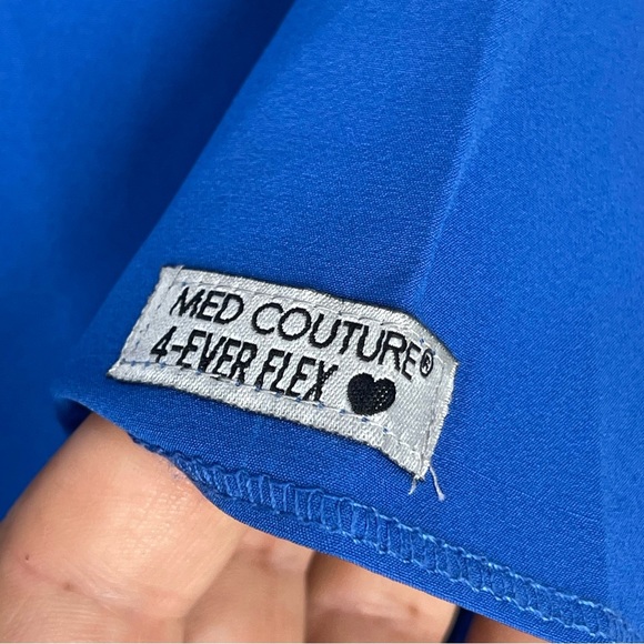 NWT Women's Med Couture Insight V Neck Size Small - Picture 4 of 7